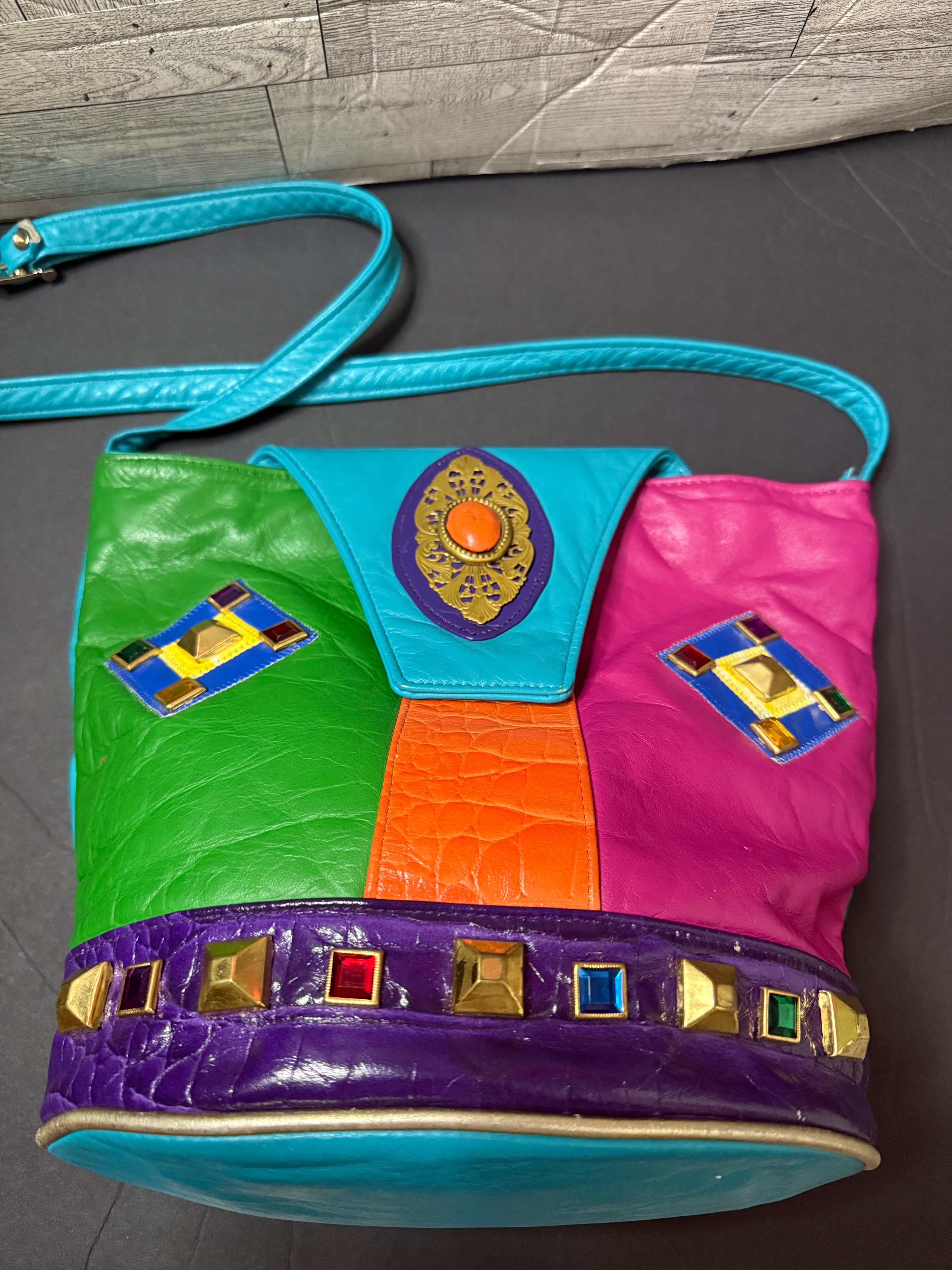 Vintage multicolored crossbody bag