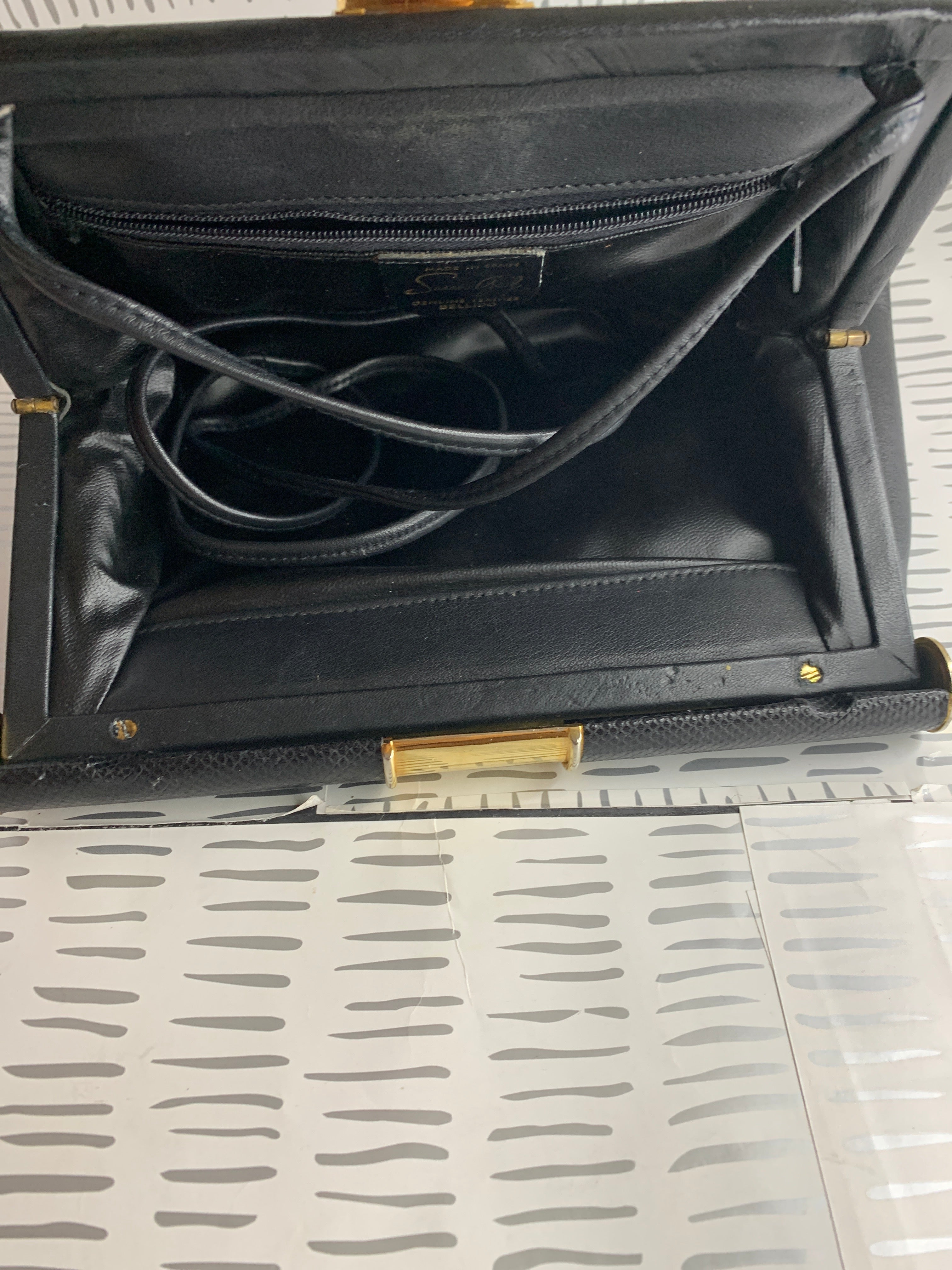 Vintage leather crossbody bag