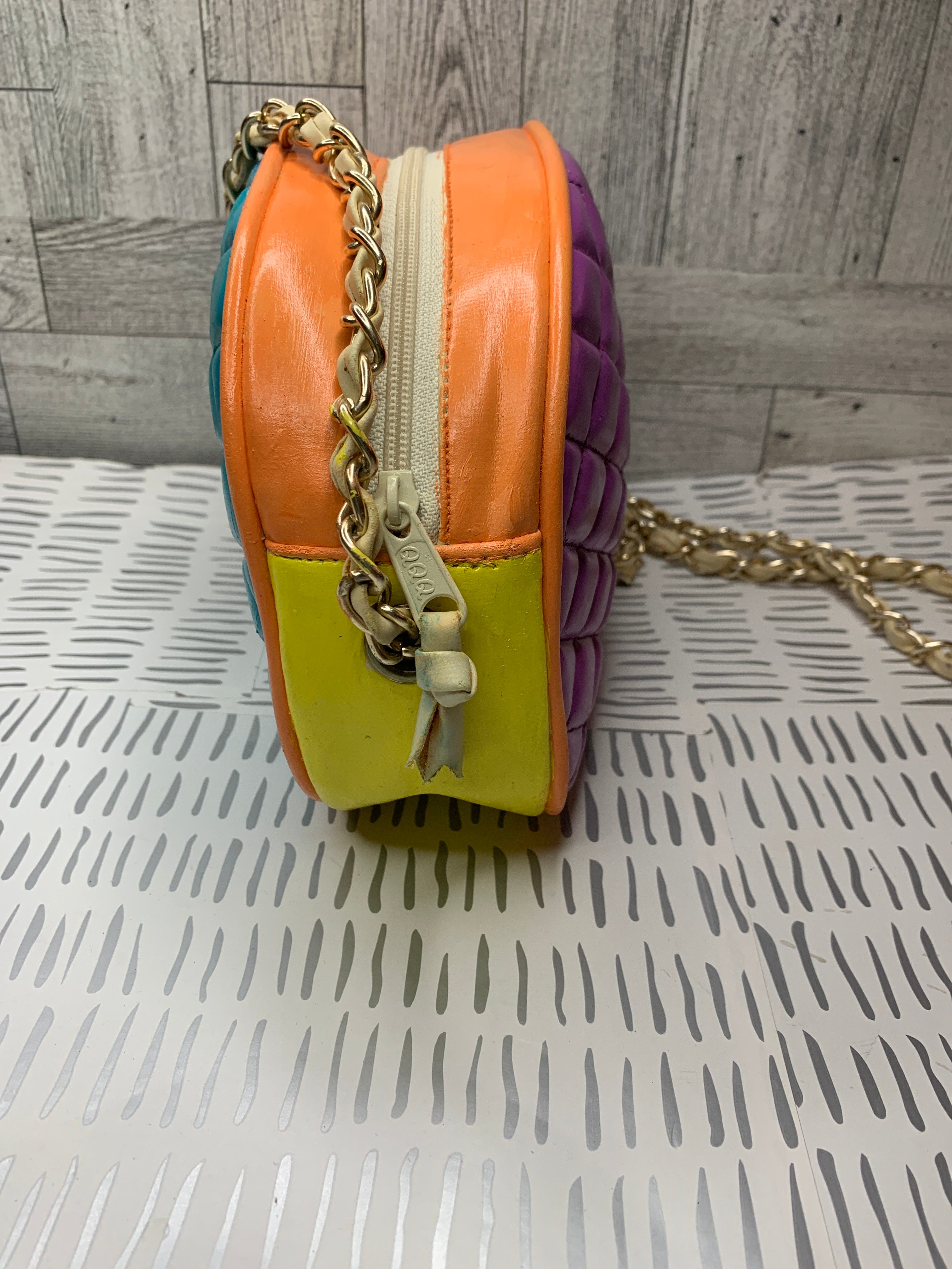 Colorful quilted bag