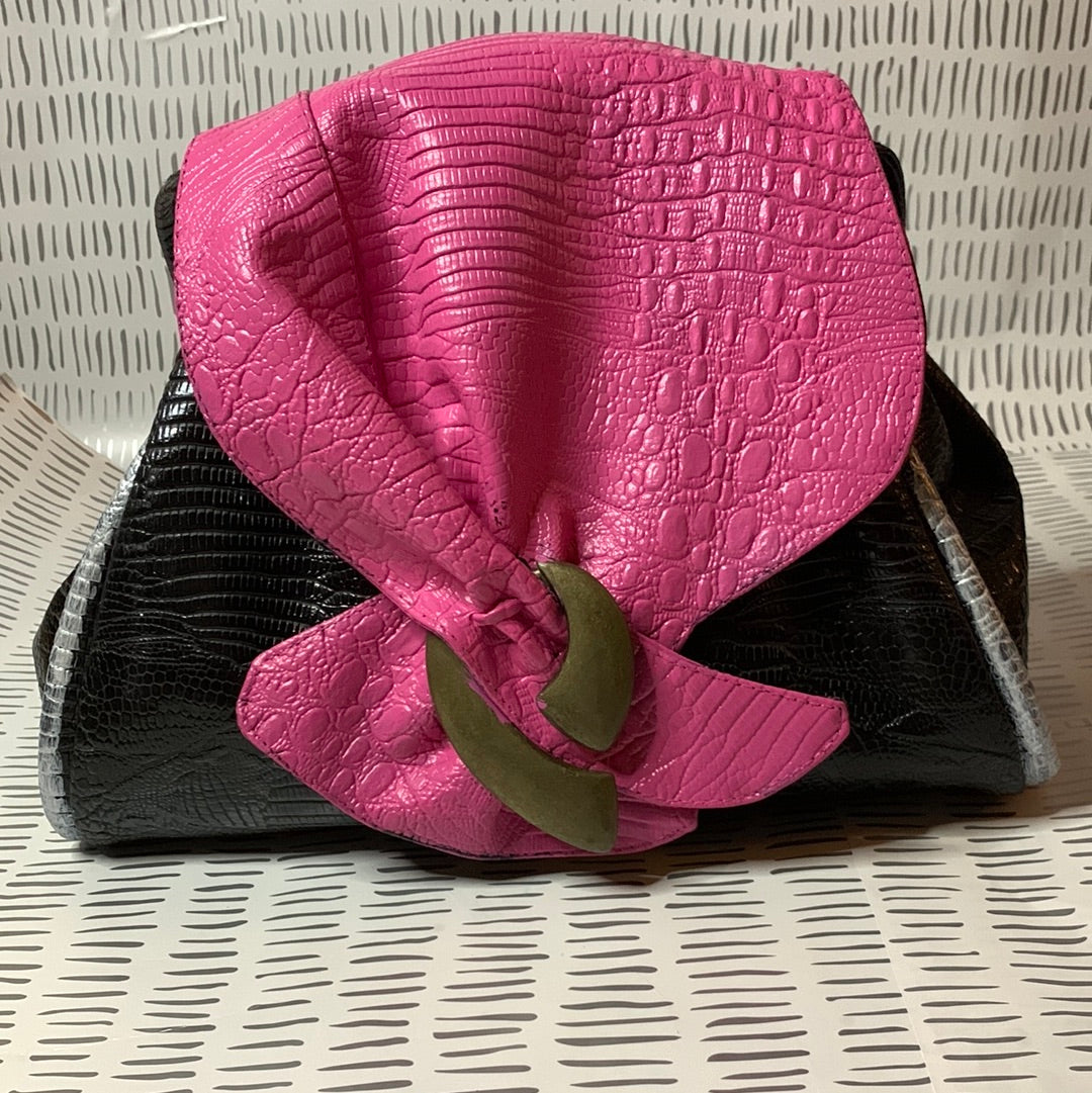 Vintage clamshell crossbody bag